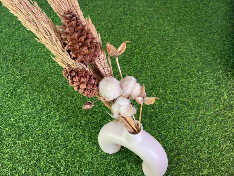 natural-dried-pampas-grass-with-white-flowers