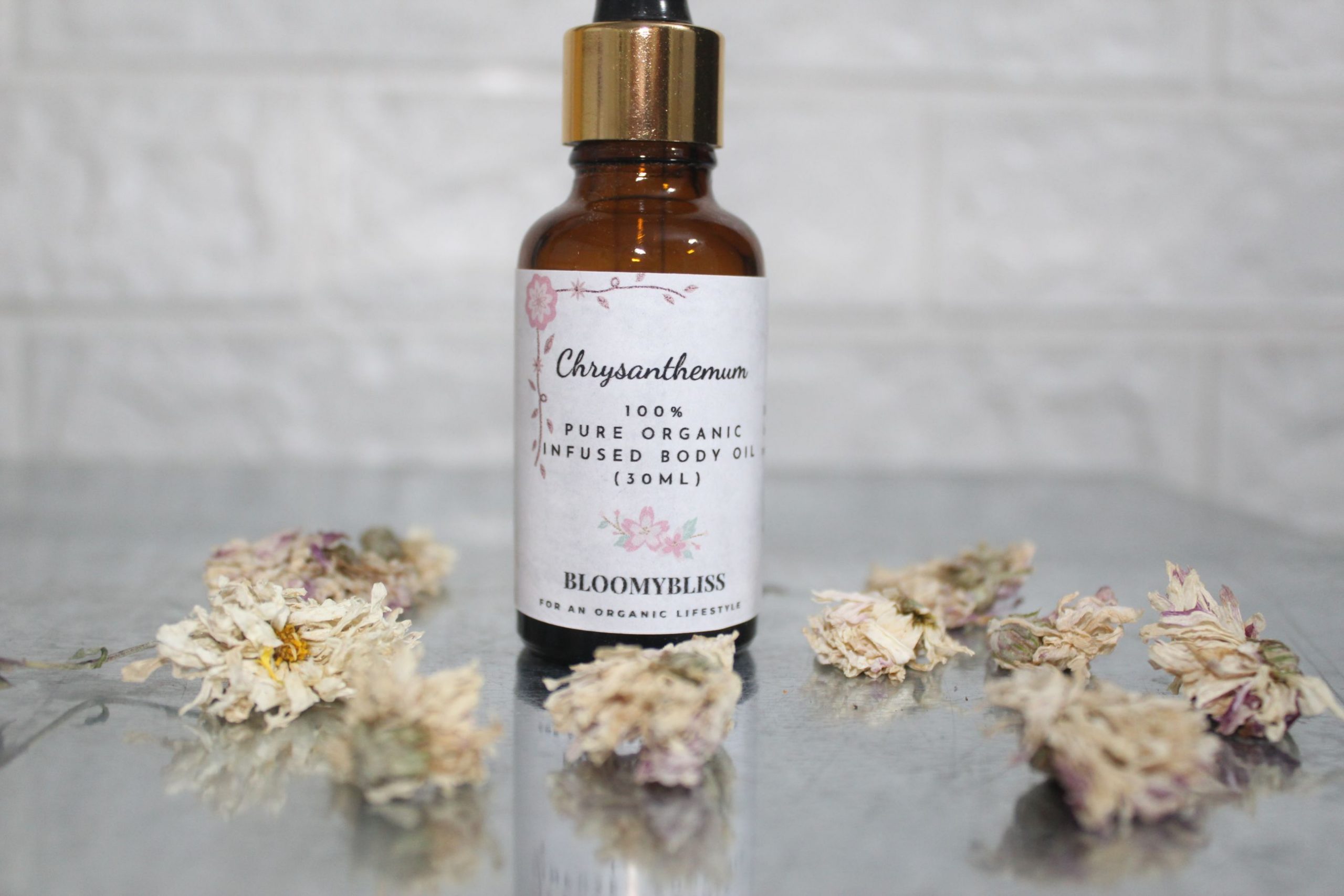 Chrysanthemum Oil Skin Benefits