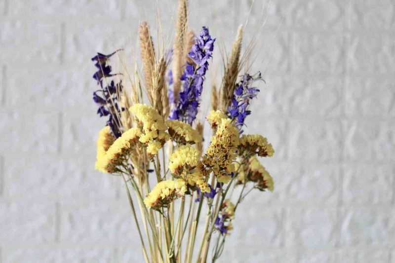 yellow-statice-dried-flower-bouquet