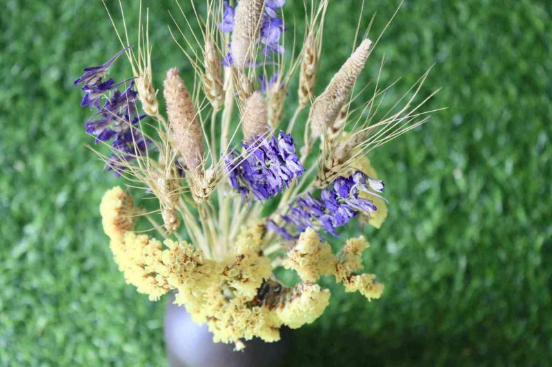 yellow-statice-dried-flower-bouquet