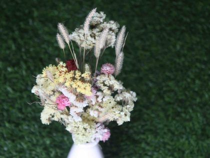 ivory-dried-flower-bouquet