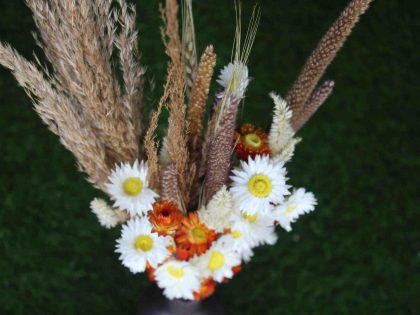 warm-tan-dried-flower-bouquet