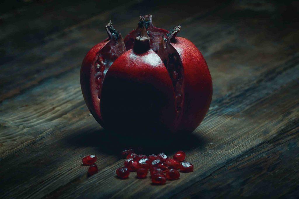 pomegranate for glowing skin