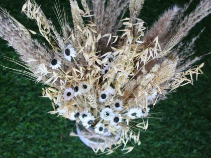 cream-white-dried-flower-bouquet