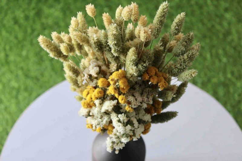 yellow-green-dried-flower-bouquet