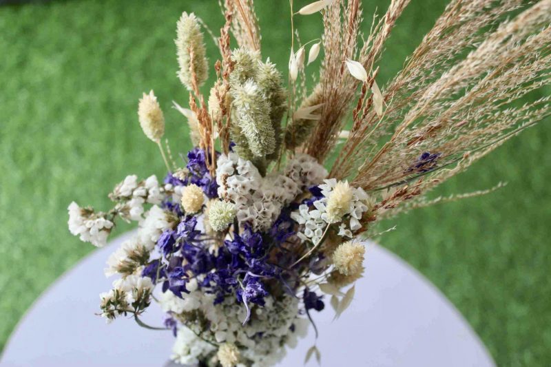 violet-white-dried-flower-bouquet