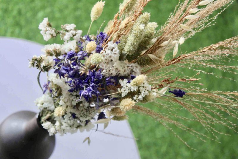 violet-white-dried-flower-bouquet