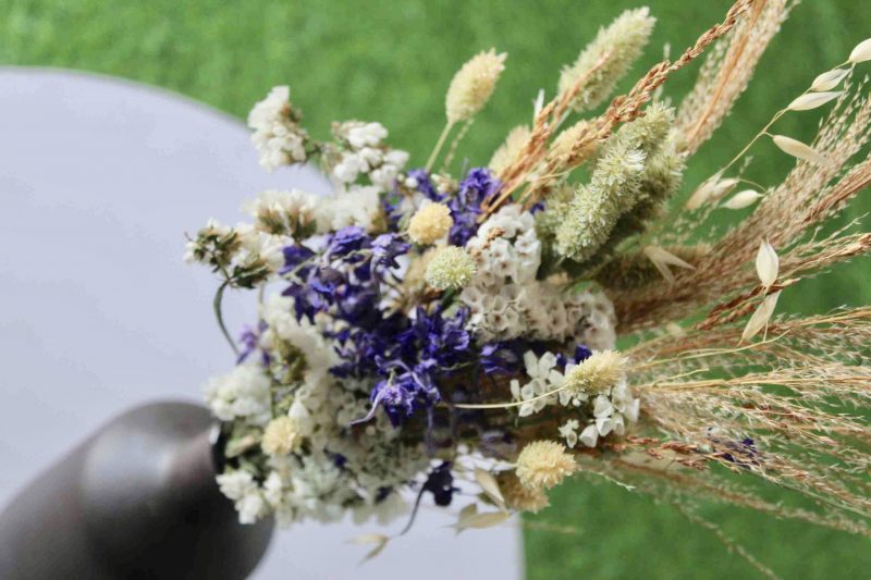 violet-white-dried-flower-bouquet