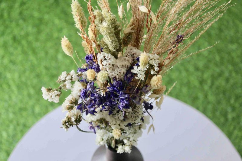 violet-white-dried-flower-bouquet