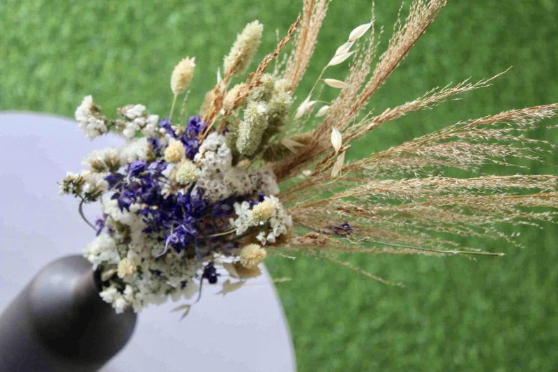 violet-white-dried-flower-bouquet