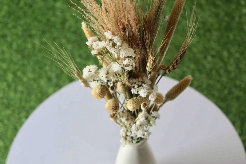 white-vintage-dried-flowers-bouquet