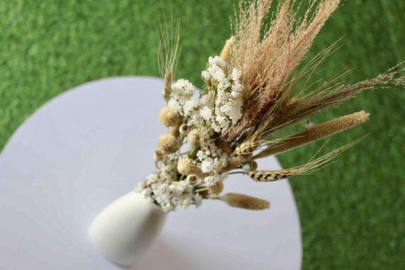 white-vintage-dried-flowers-bouquet